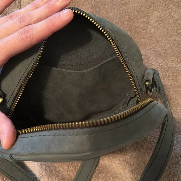 Portland Leather Circle Small Crossbody Bag “almost perfect” - Storm - Picture 4 of 5